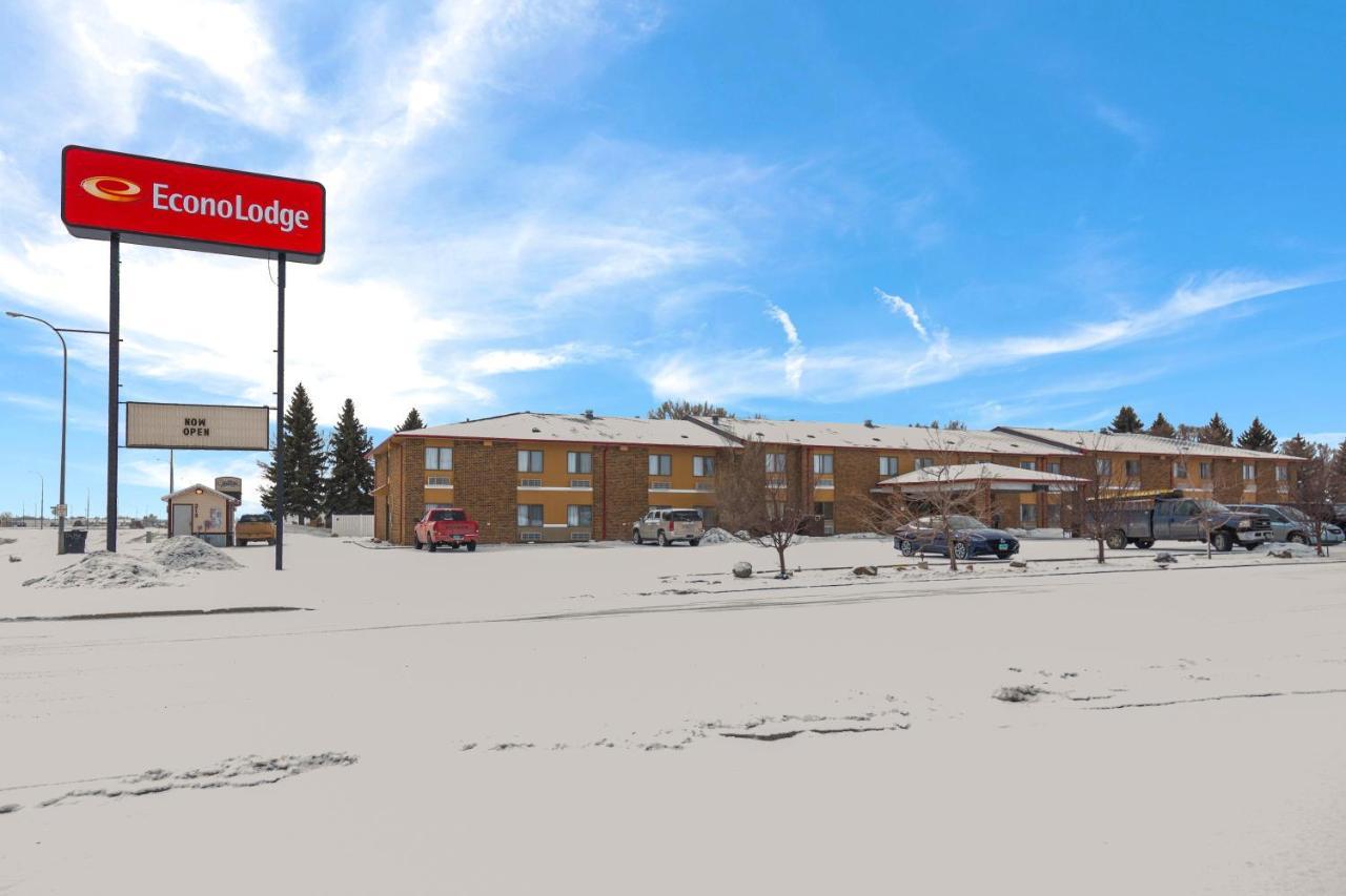 Econo Lodge Williston Bagian luar foto